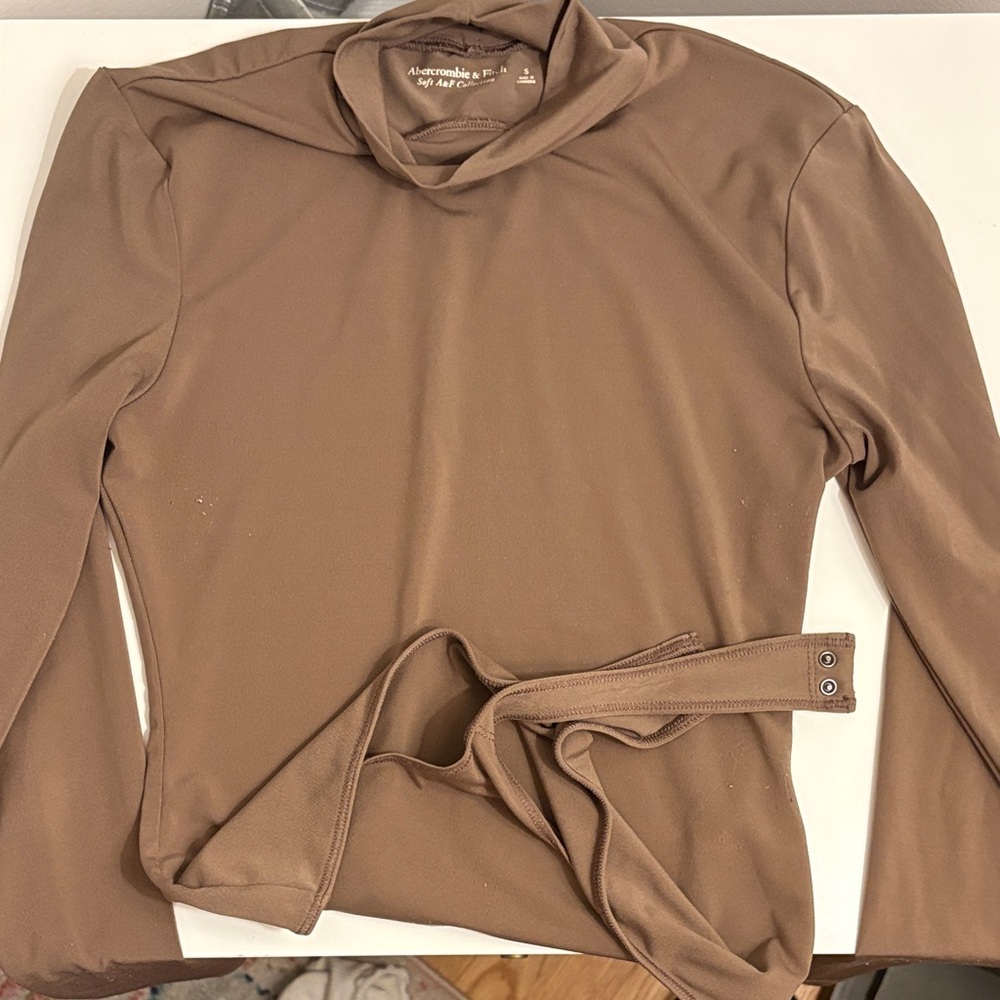 A&F MOCK NECK BODYSUIT